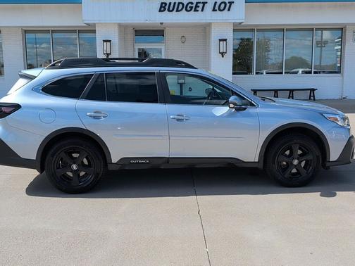 Ice Silver Metallic 2022 Subaru Outback Limited XT