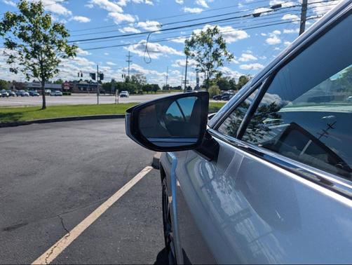 Iridium 2023 Lexus UX 250h Base