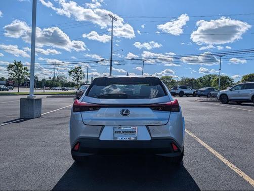 Iridium 2023 Lexus UX 250h Base
