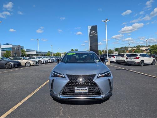 Iridium 2023 Lexus UX 250h Base