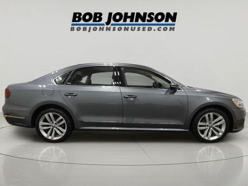 2018 Volkswagen Passat 2.0T SEL Premium