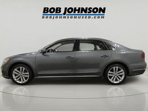 2018 Volkswagen Passat 2.0T SEL Premium