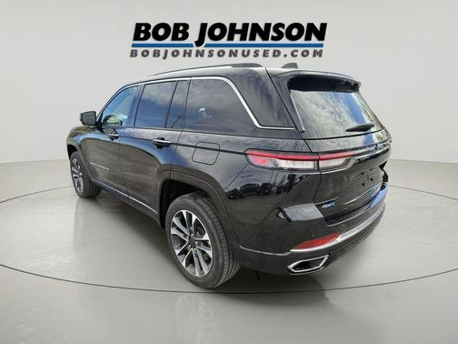 Diamond Black Crystal Pearlcoat 2022 Jeep Grand Cherokee 4xe Overland