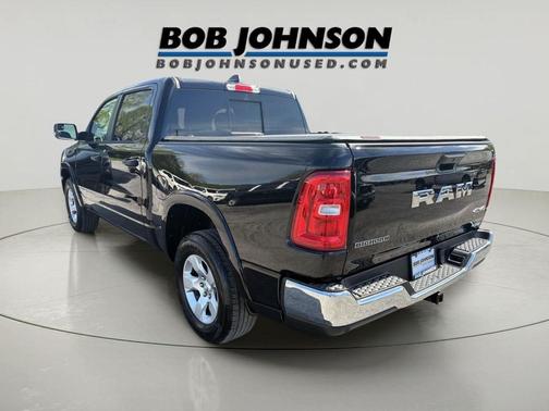 Diamond Black Crystal Pearlcoat 2025 RAM 1500 Big Horn/Lone Star