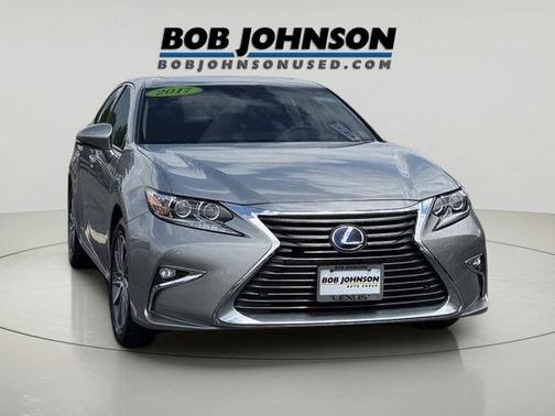 Atomic Silver 2017 Lexus ES 300h Base