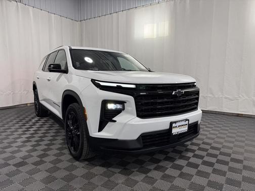 Summit White 2024 Chevrolet Traverse LT