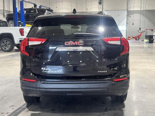 Ebony Twilight Metallic 2023 GMC Terrain SLE