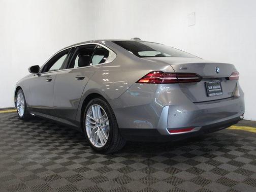 2024 BMW 530 i xDrive