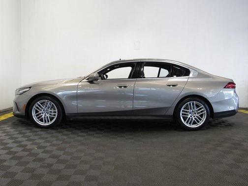 2024 BMW 530 i xDrive