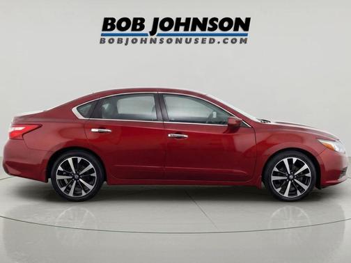 Scarlet Ember 2018 Nissan Altima 2.5 SR