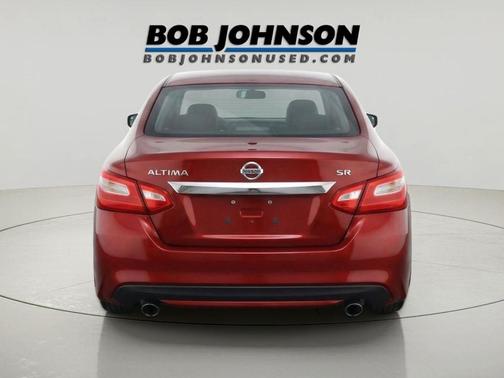 Scarlet Ember 2018 Nissan Altima 2.5 SR