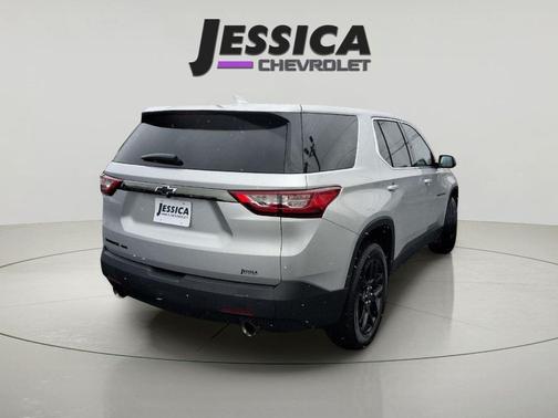 Silver Ice Metallic 2019 Chevrolet Traverse LS