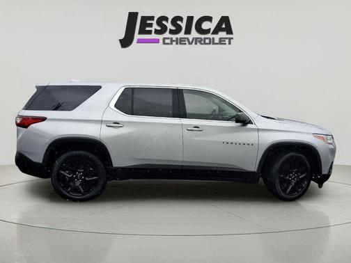 Silver Ice Metallic 2019 Chevrolet Traverse LS