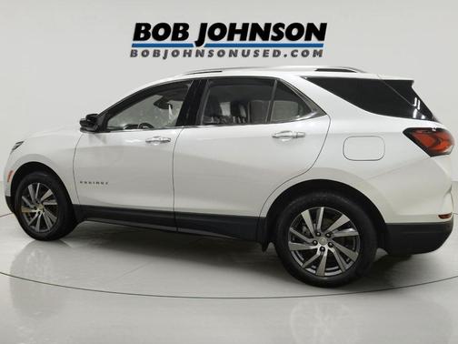 Iridescent Pearl Tricoat 2023 Chevrolet Equinox Premier w/1LZ