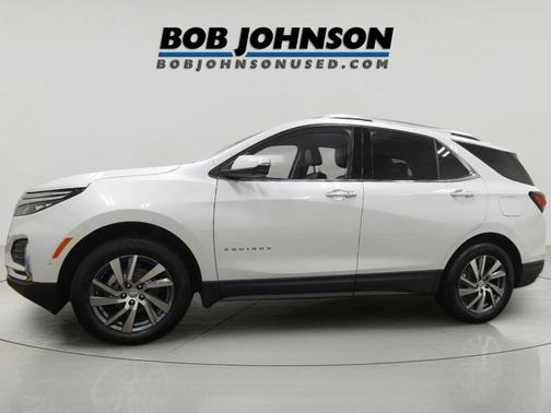 Iridescent Pearl Tricoat 2023 Chevrolet Equinox Premier w/1LZ