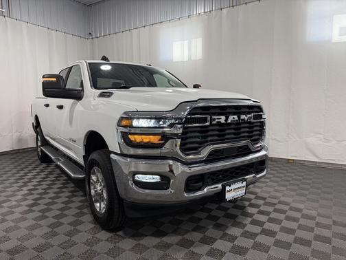Bright White Clearcoat 2026 RAM 2500 Big Horn Crew Cab 4x4 6'4' Box