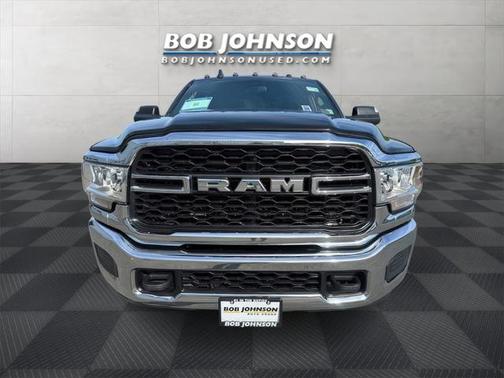 2022 RAM 2500 Tradesman Crew Cab 4x4 6'4' Box
