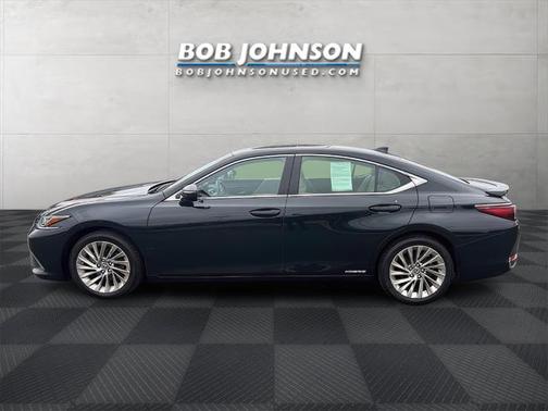 2019 Lexus ES 300h Luxury