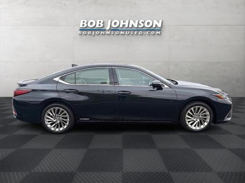 2019 Lexus ES 300h Luxury
