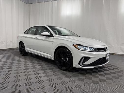 Opal White Pearl 2025 Volkswagen Jetta 1.5T SE