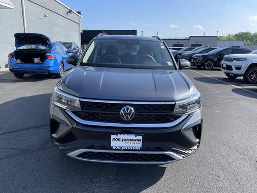 Platinum Gray Metallic 2024 Volkswagen Taos 1.5T S