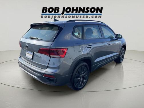 Platinum Gray Metallic 2024 Volkswagen Taos 1.5T S