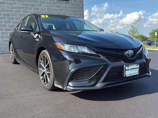 Midnight Black Metallic 2021 Toyota Camry SE