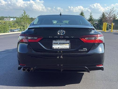 Midnight Black Metallic 2021 Toyota Camry SE