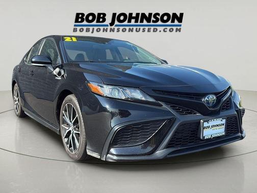 Midnight Black Metallic 2021 Toyota Camry SE