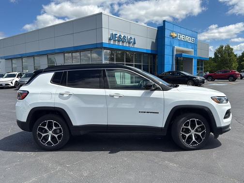 Bright White Clearcoat 2024 Jeep Compass Limited