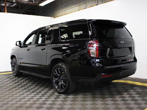 Black 2024 Chevrolet Suburban RST
