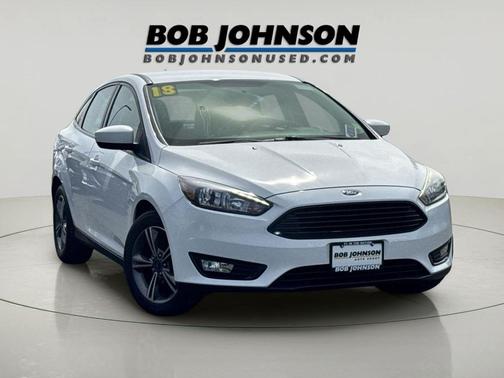 Oxford White 2018 Ford Focus SE