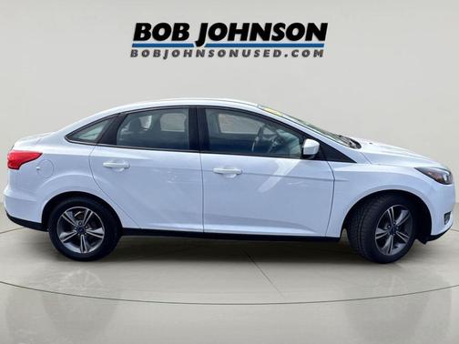 Oxford White 2018 Ford Focus SE