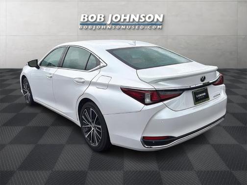 2024 Lexus ES 300h Base