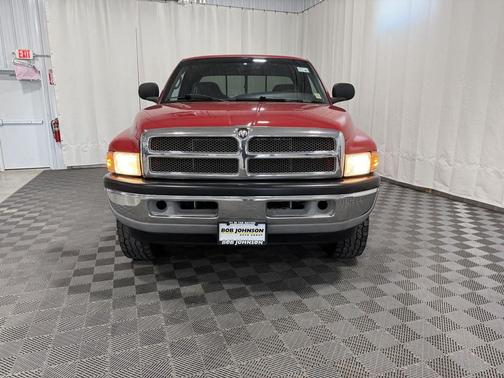 RED 1999 Dodge Ram 1500 2dr Club Cab 139 WB 4WD