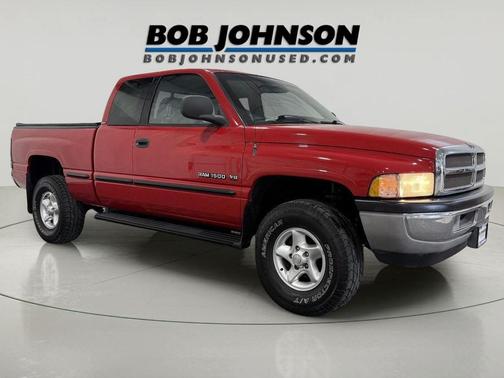 RED 1999 Dodge Ram 1500 2dr Club Cab 139 WB 4WD