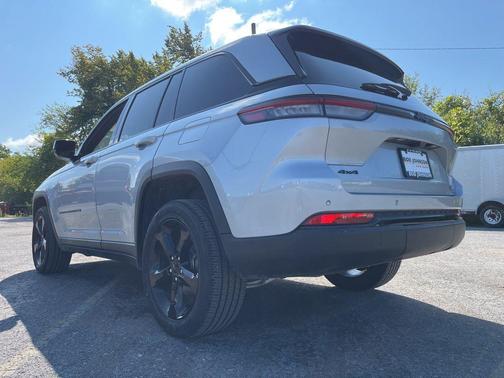 2024 Jeep Grand Cherokee Altitude