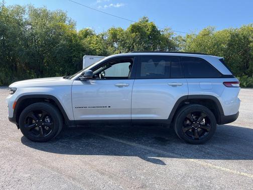 2024 Jeep Grand Cherokee Altitude