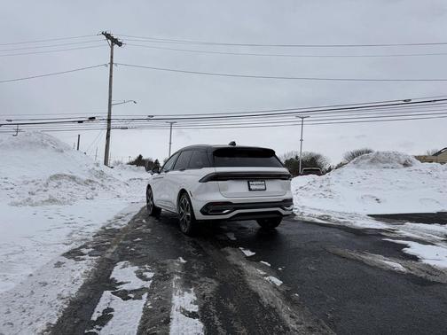 2024 Lincoln Nautilus Reserve