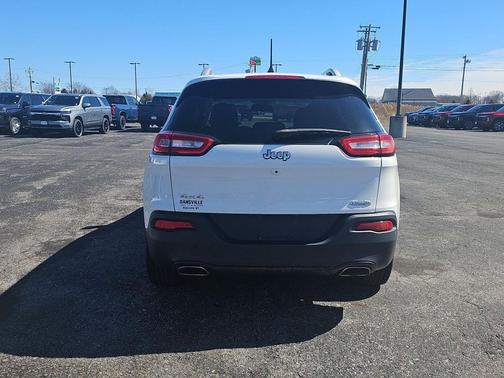 Bright White Clearcoat 2018 Jeep Cherokee Latitude Plus