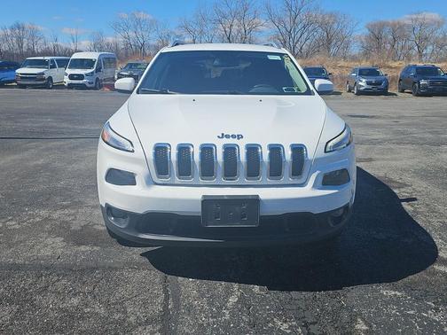 Bright White Clearcoat 2018 Jeep Cherokee Latitude Plus