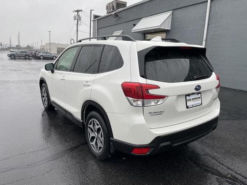 Crystal White Pearl 2020 Subaru Forester Premium