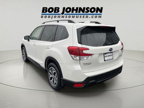 Crystal White Pearl 2020 Subaru Forester Premium