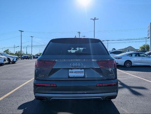Samurai Gray Metallic 2018 Audi Q7 3.0T Prestige