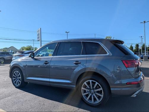Samurai Gray Metallic 2018 Audi Q7 3.0T Prestige