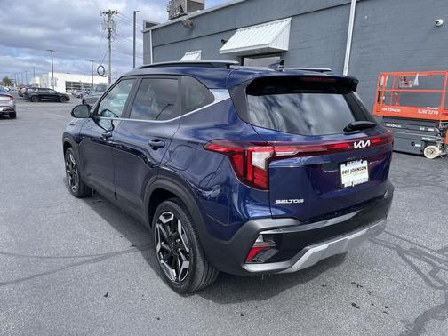Dark Ocean Blue 2024 Kia Seltos SX Turbo