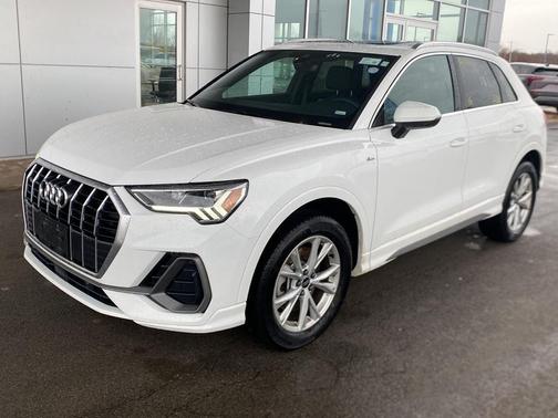 2025 Audi Q3 Premium 45 TFSI S line quattro Tiptronic