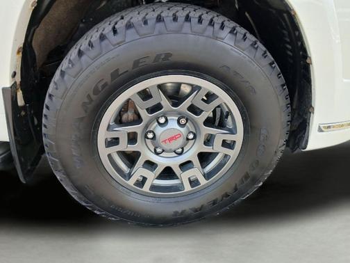 Blizzard Pearl 2019 Toyota 4Runner Limited
