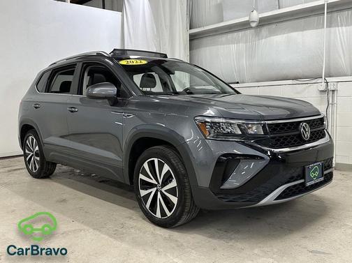 Platinum Gray Metallic 2022 Volkswagen Taos 1.5T SE