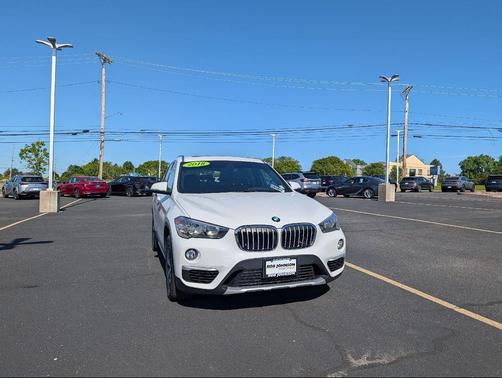Alpine White 2018 BMW X1 xDrive28i